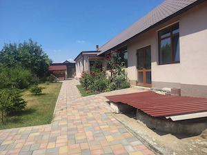 Casă de vânzare Giarmata Mare   teren 1.300 mp, poziție excelentă pe colț, cu două intrări auto - imagine 9