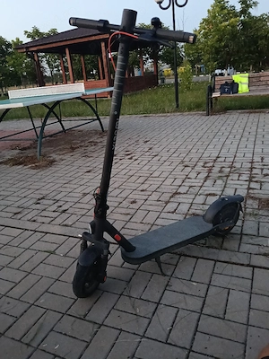 vând trotineta electrica 