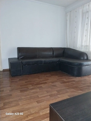 închiriez apartament 