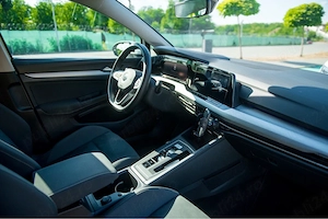 VW Golf 8 Variant 2021,2022, inchirieri auto Cluj, rent-a-car, inchirieri masini aeroport - imagine 8