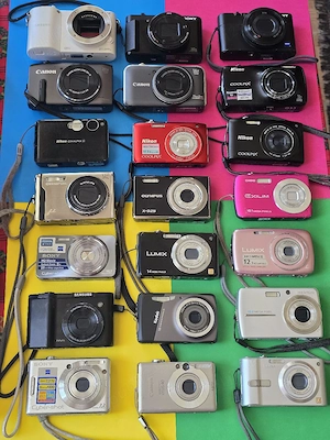 Vand aparate foto compacte digitale