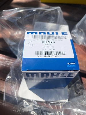 Vând filtru de ulei MAHLE ORIGINAL OC 976, nou, în ambalaj original.