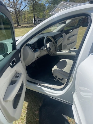 Vând Volvo XC60, an fabricație 2020, cu doar 54.000 km. - imagine 7