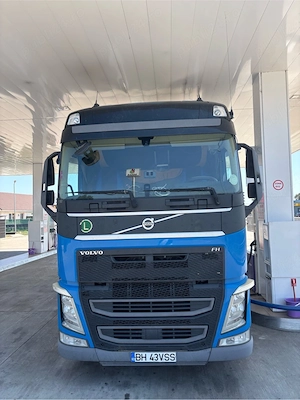 Volvo 500  - imagine 2