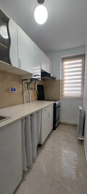 Închiriez apartament cu 2 camere decomandat în zona Neptun - imagine 4