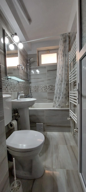 Închiriez apartament cu 2 camere decomandat în zona Neptun - imagine 5
