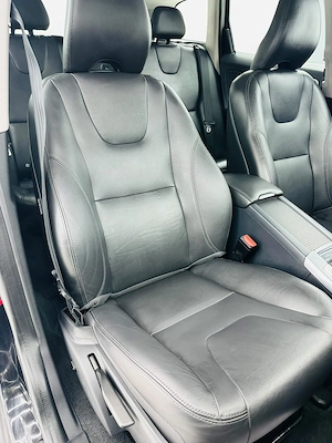 Volvo XC60 - imagine 19