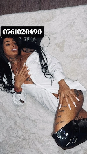 Piercing în zona intimă fac și party