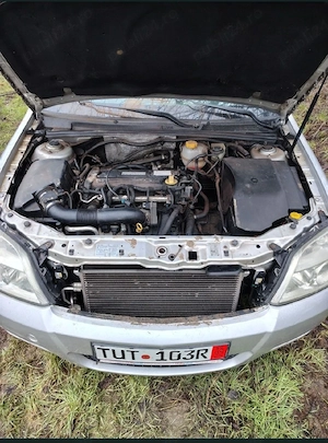 Bot față: capotă, bară, aripă, far, radiatoare Opel Vectra C 