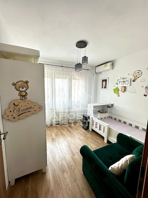 Apartament cu 4 camere de vânzare , renovat, decomandat,Gheorghe Lazar - imagine 5