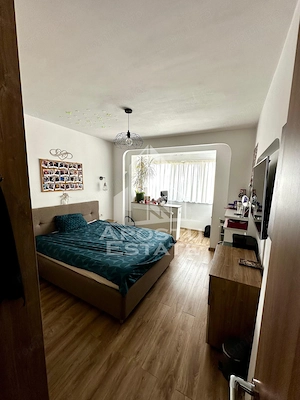Apartament cu 4 camere de vânzare , renovat, decomandat,Gheorghe Lazar - imagine 3