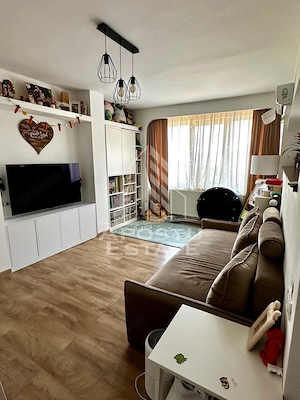 Apartament cu 4 camere de vânzare , renovat, decomandat,Gheorghe Lazar