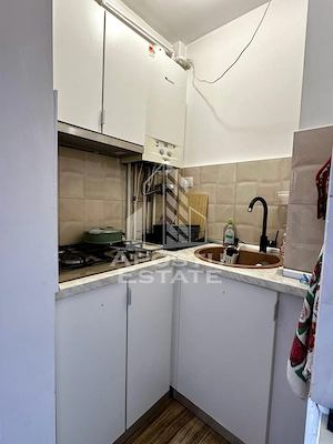 Apartament cu 4 camere de vânzare , renovat, decomandat,Gheorghe Lazar - imagine 6
