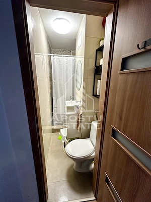 Apartament cu 4 camere de vânzare , renovat, decomandat,Gheorghe Lazar - imagine 12