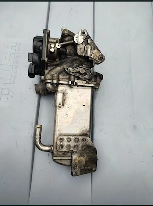 EGR răcitor de gaze Audi A4 B8 Passat  - imagine 4