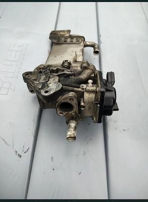 EGR răcitor de gaze Audi A4 B8 Passat 