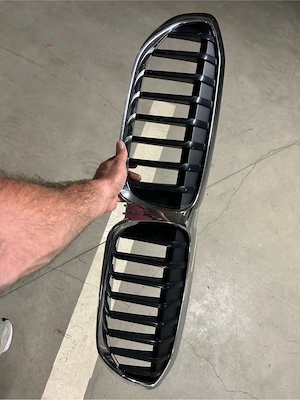 Vând grila BMW g20 originala - imagine 2