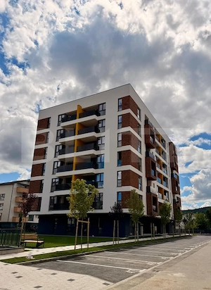 Apartament cu 4 camere, semifinisat, 79 mp utili, 2 bai, parcare, zona Somesului