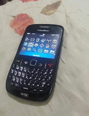 70 Lei. Telefon Blakbbery. Funcțional. Valabil in Iasi.