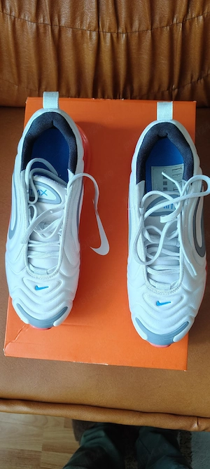 Adidași Nike Air Max 720