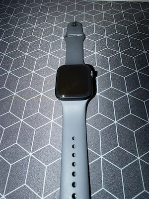 Apple Watch SE3 2026 44mm - imagine 3