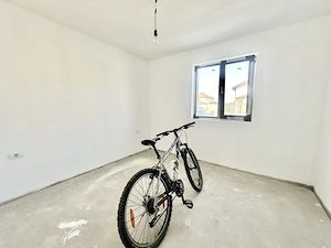 Duplex P+E 130 mp utili | 4 camere | 3 bai | Zid Dublu | Bazosu Nou - imagine 13