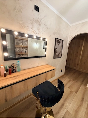 Închiriez post de lucru   cameră în salon    Deva  - imagine 2