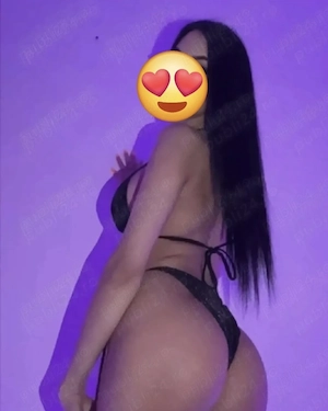 Brunetă sexy servicii de calitate 
