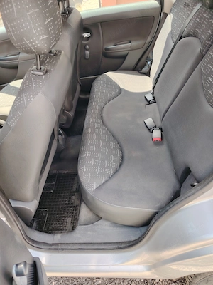 Vând Citroen C3 2006 1,1 benzina - imagine 5