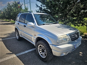 Suzuki Grand Vitara 2005 - 2.0 benzina - 4x4 cu reductor - Stare foarte buna