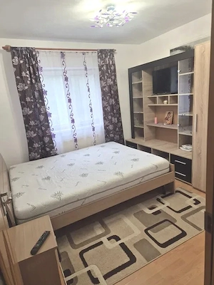 Apartament 3 camere decomandate zona Vasile Aaron