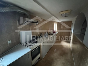 Vila cu 6 camere, 420mp,  teren 720mp, parcari, Zona Shopping City - imagine 8