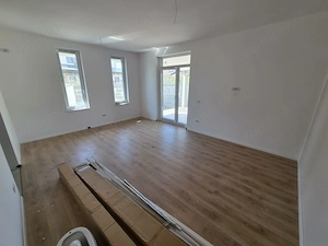 Teren Generos. Zona excelenta. 4 Camere. Bucatarie Inchisa si camara - imagine 2