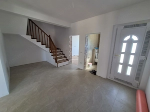 Teren Generos. Zona excelenta. 4 Camere. Bucatarie Inchisa si camara - imagine 8