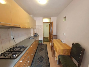 Apartament 3 camere decomandate zona Scoala de Inot - imagine 8