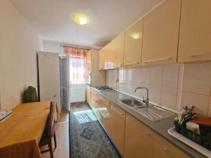 Apartament 3 camere decomandate zona Scoala de Inot - imagine 9