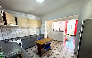 Casa de inchiriat cu 5 camere 2 bai curte pet friendly Lazaret Sibiu - imagine 2