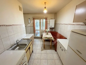 Apartament 2 camere, decomandat, etaj intermediar, zona Titulescu - imagine 4