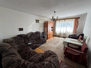 Apartament 2 camere, decomandat, etaj intermediar, zona Titulescu - imagine 5