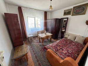 Apartament 2 camere, decomandat, etaj intermediar, zona Titulescu - imagine 2