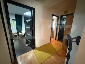 Apartament 3 camere, micro 2, etaj 2, decomandat, toate utilitățile - imagine 5