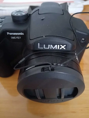 Vând cameră foto digitală Panasonic Lumix DMC FZ7