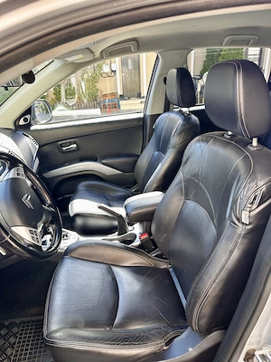 Citroen C-Crosser 2.2 HDi Exclusive 4x4   2010 | Unic proprietar și unic șofer | 7 locuri - imagine 5