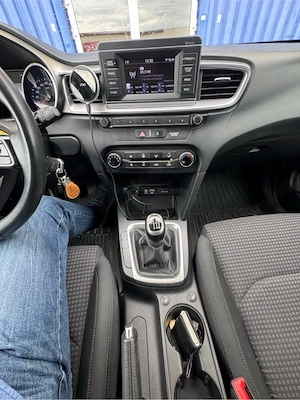 Kia Ceed 2019, varianta Best - imagine 5