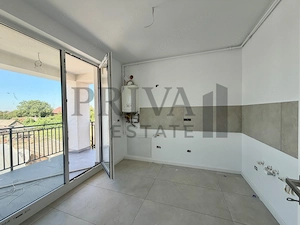 Apartament 2 camere + curte proprie, parcare inclusa - imagine 6