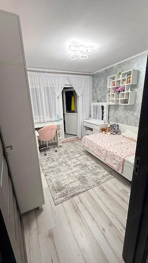  Apartament cu 3 camere, zona Parcul Curcubeului etaj3 - imagine 4