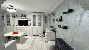  Apartament cu 3 camere, zona Parcul Curcubeului etaj3 - imagine 2