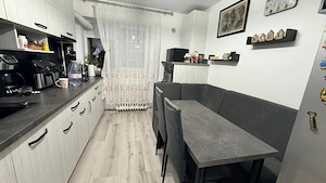  Apartament cu 3 camere, zona Parcul Curcubeului etaj3 - imagine 6