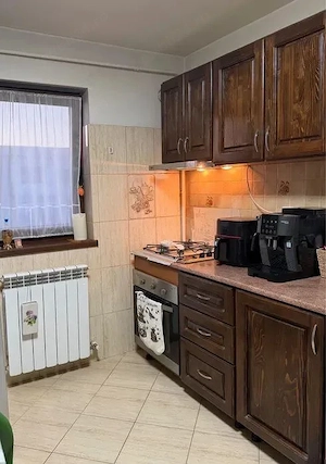 Apartament cu 4 camere zona Scoala 17 - imagine 3