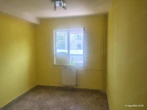 Vând Garsonieră etaj 2 pe strada stadionului la bazinul de înot  - imagine 3